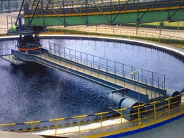 周邊傳動(dòng)中心整體提耙高效濃縮機